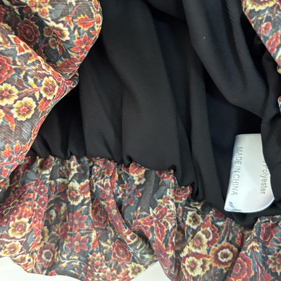 Kourt Patterned Cropped Top with Ballon Sleeves - Picture 6 of 8